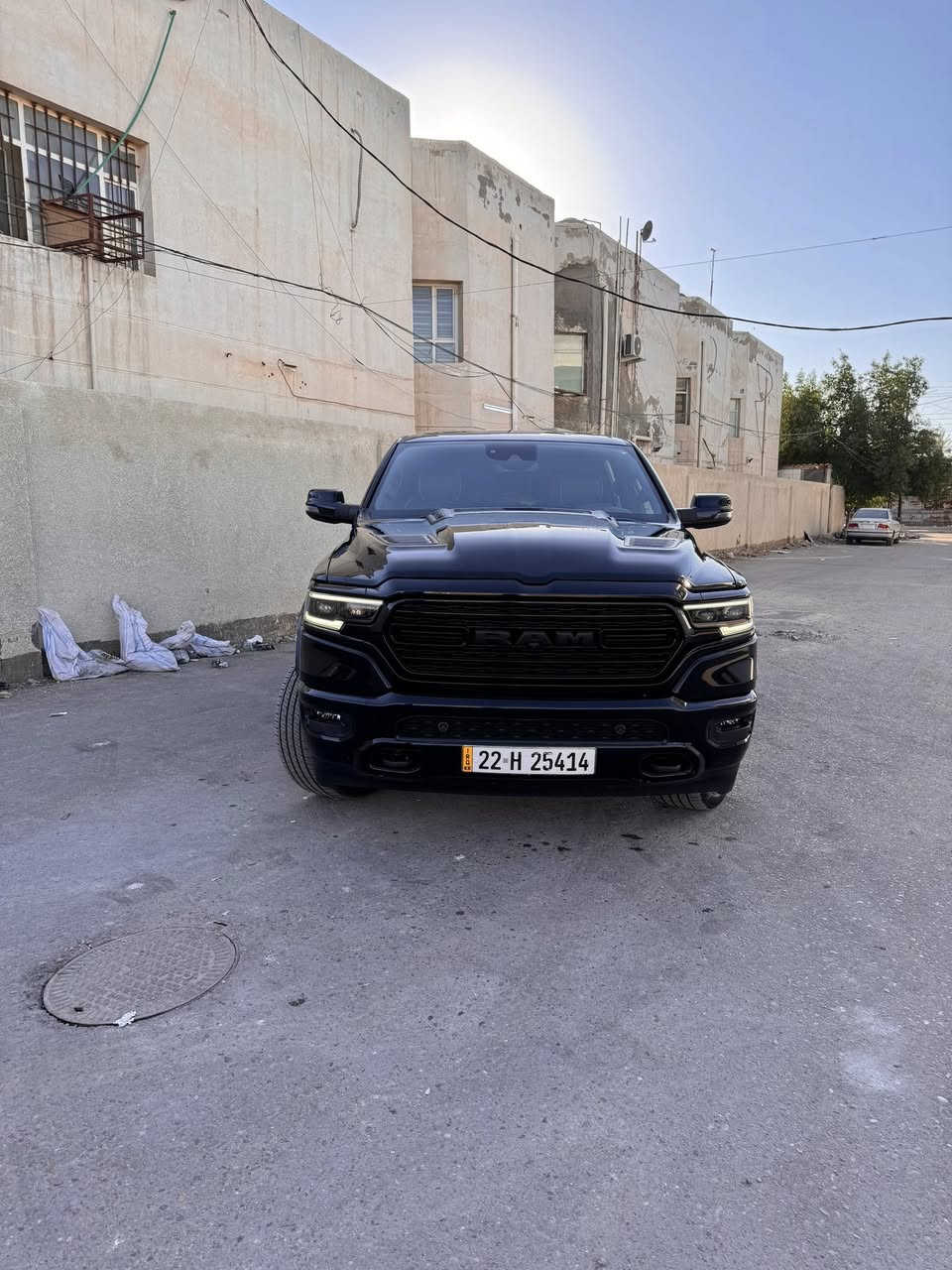 السلام عليكم -RAM- 2023 -السياره كلين تايتل فول الفووول LIMITED (5.7L-HIME)  ماشيه 42,000 السياره 1/1 اعلى مواصفات بالRAM بلاك ادشن بلادي 
-بانوراما
-كامرات 360 
-داتا شو (Dadta Show) 
-قياده ذايته 
-دوسات كهرباء
-السياره مغلفه ppf
-شاشه تسلا 
-كيجات الكتروني
-السياره جكات 
-توقف ذاتي امامي خلفي
-تدفئه تبريد كشن امامي خلفي
-باب البدي كهرباء 
-فور ويل -سنكل ويل 
-اوتو بارك 
- اوتو ستوب
-نضام سستم صوت 
-كشن خزن مومري 
-شفتات سرعه
-هيتر وترحيب بالمري
-السياره لاصبغ ولابارد ولا تكحيلات قويه 
بس بيها الباب الخلفي امبدل  بلاد نفس اللون
السعر:47.000$
رقم الهاتف : ***********
