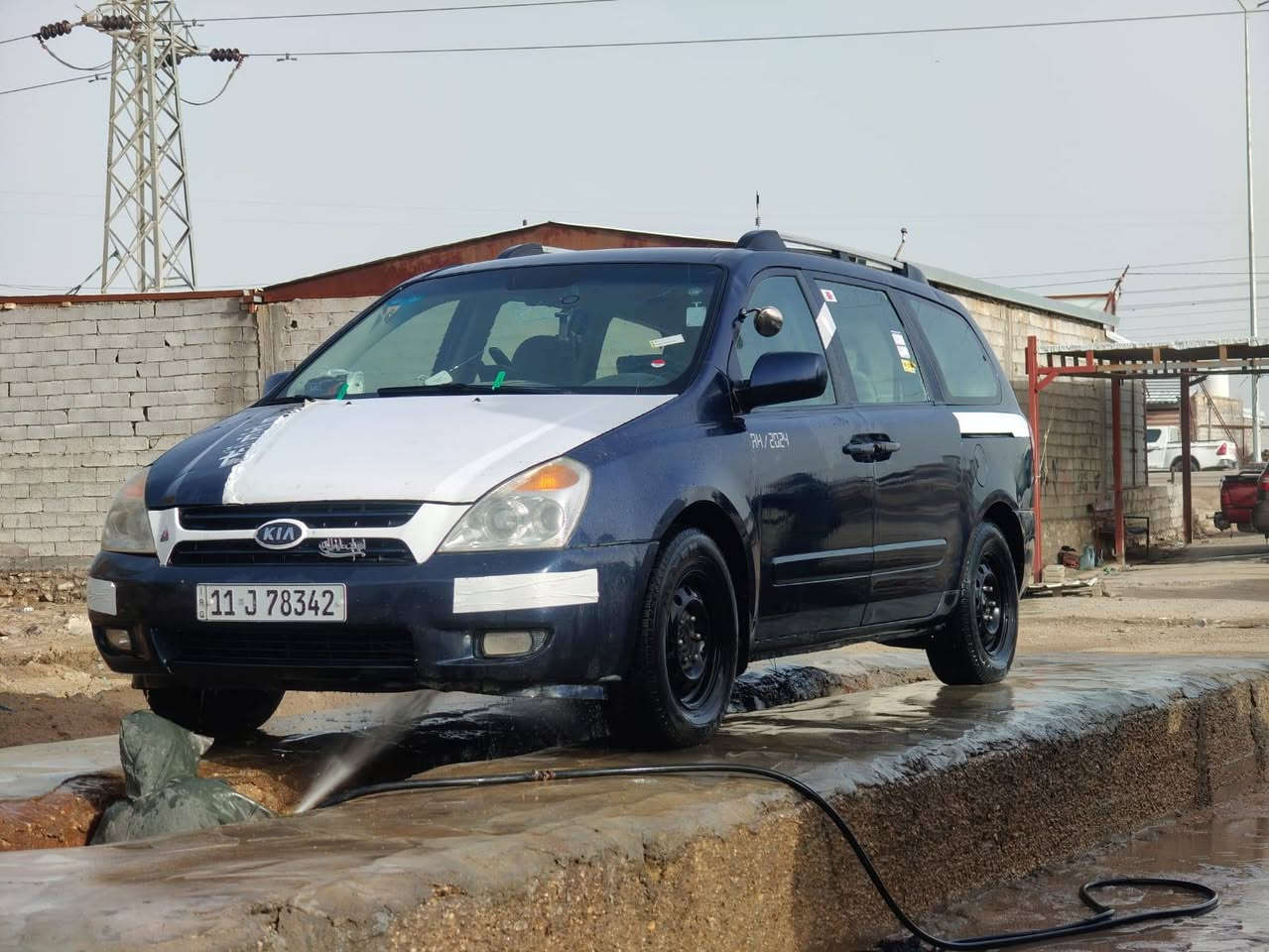 سلام عليكم..
كيا سيدونا موديل 2007 

السياره غاز بانزين بيها منضومه جديده ما صارلها شهر ام ال80 لتر ، السياره مكفوله من الضربه كلين 

رقم بغداد انكليزي والسنويه جديده وبسمي ومداور باي وقت ثاني يوم السياره شادلها كير جديد ومحرك مكفول تخم تايرات جدد حدادية جديدة سيارة ما بيها اي نقص
مكاني السماوه 

اي استفسار هذا الرقم  ***********
