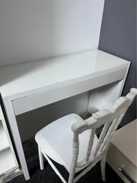 ميز دراسة • كرسي • بغداد