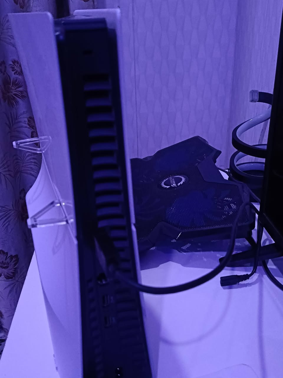 السلام عليكم بلي 5للبيع 
سلم اوربي 
استعمال كلش قليل 
ملحقاته كامل ابيع ويا جي تي اي 5 ويوبيس وقرص بيس21  ويا يدات اثنين ويا مروحته 
السعر خاص 
عنواني واسط الكوت 
توصيل موجود


**إذا كنت صاحب هذا الإعلان وتريد حذفه لأي سبب، رجاءا أرسل رسالة إلى الدعم الفني**