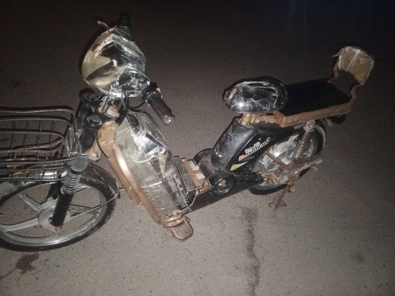 نسر ذهبي
✔️ بطاريات عل فحص 
✔️ كهربايات كله شغاله
✔️ مانع سرقه 
 هورن شغال
✔️ شاحنه لصليه
✔️
✔️ بريكات شغالة
✨ ***********

 مكاني شهداء 
💰 السعر: 150  وبي مجال
