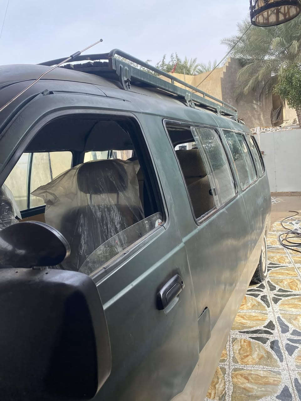 كيه بريجو شبوط 
@موديل 2000
رقم بغداد بسمي انكليزي مصفره من كلشي 
سياره مال بيت اليه 
دشبول حاويه جديد
ضفيره جديده 
كامره خلفيه 
شاشه بلسياره 
مدوشمة كامله من كلشي بس ابطاين يرادلهة 
الايت زنون الاصلي 
هورن بهبهان 
بس نسبه السمكره مالتهة 70بل100
سعرهة 95وبيهة مجال قليل لان مطلوب واريد اسد الطلب والله
مكاني صلاح الدين ////الدجيل وشرط التحويل 
***********
