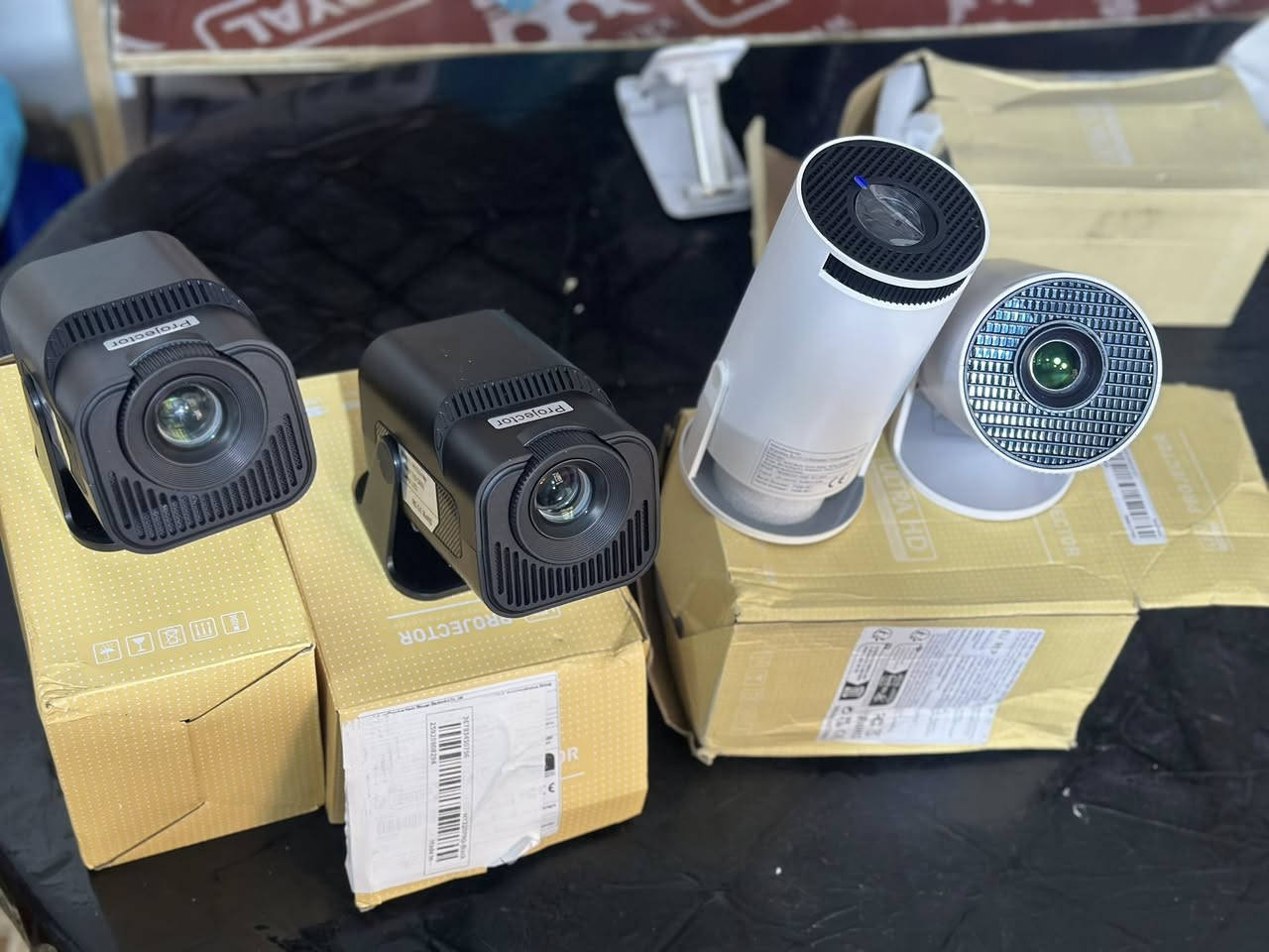 السلام عليكم شلعه داتا شو ٤ قطع بس اكو خلل بقطعه موجود بلمقطع  شلعتهن ١٢٠ مع التوصيل


**إذا كنت صاحب هذا الإعلان وتريد حذفه لأي سبب، رجاءا أرسل رسالة إلى الدعم الفني**