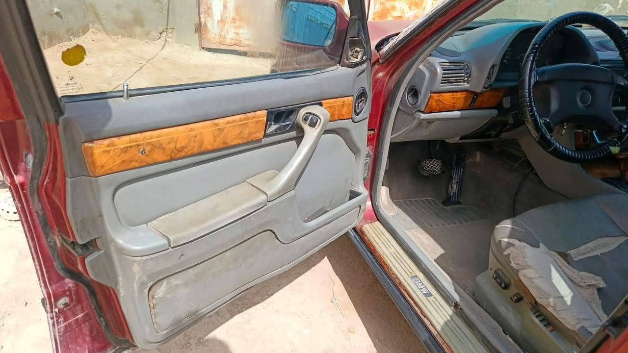 بي ام 735كير محرك كفاله غرفه جديده كشنات كهربائيه 
اربع دبلات وقواعد جدد
 صدر امامي وخلفي كارتون عربانه كامله مبدل
 بجم عريض
دبل جام مصفح 
دبل جكمجه
 دبل ايرباك 
لايت زينون 
تبريد حتى غاز بيها  نقصه قايش فقط
سنويه 2028جديده 
رقم قادسيه 
***********
