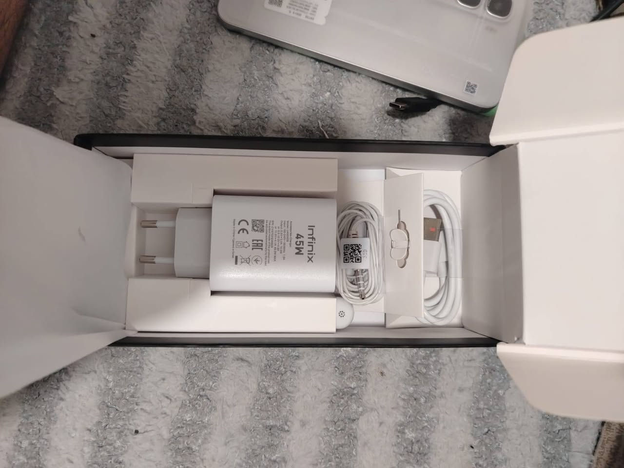 سلام عليكم عندي جاهز انفنكس هوت 60i جاهز أخو جديد استعمال قليل ذاكره. 265 عشوائيه 8 يشغل ببجي 40 فريم غراضه ما مستخدمه شاحنه 45w معالجة G81UItimate حجم شاشه 6.7  جهاز قوي  السعر 210 بيه مجال بسيط مكاني بغداد البنوك رقمي ***********
