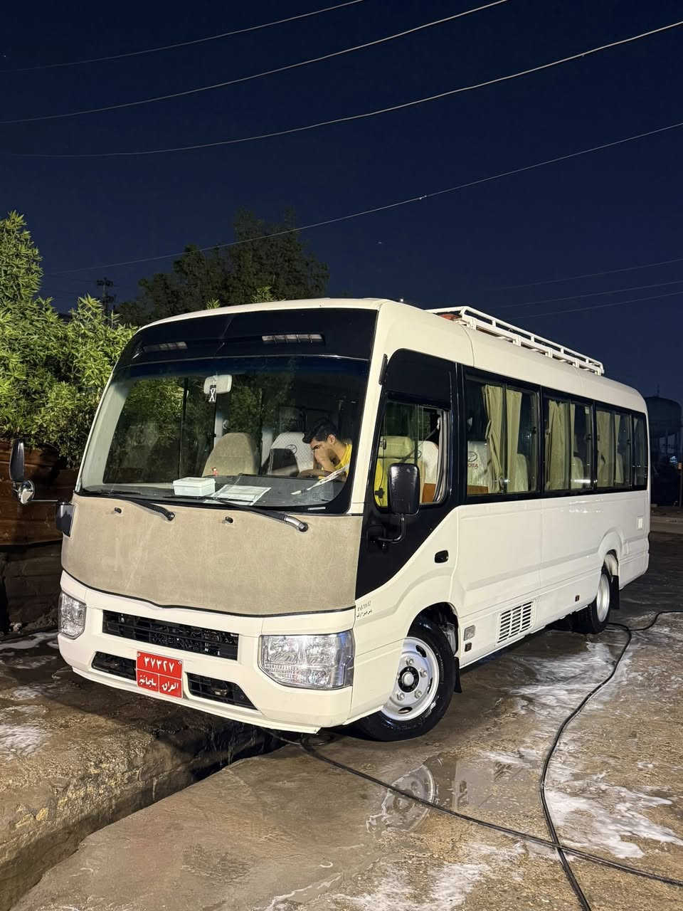 السلام عليكم 
كوستر موديل 2017 
كفاله عامة كير مكينه مكينه اكسل 
حداده جديدة جواها ٦ تايرات برجستون ٢٦ 
تبريد محور 
سيبايه درع سيارة جديدها ما عايزها شي 
بيها رشه مال الكويت على كد شبر وبيها بالطويله طخه خفيفه ما مبينه حتى ما معمره  لا غيرها وين ما تريد تفحص افحص 
سنويه ما منتهيه بعدها 
سعرها ٤٥٥ بيها مجال 
*********** 
مكانها البصره
