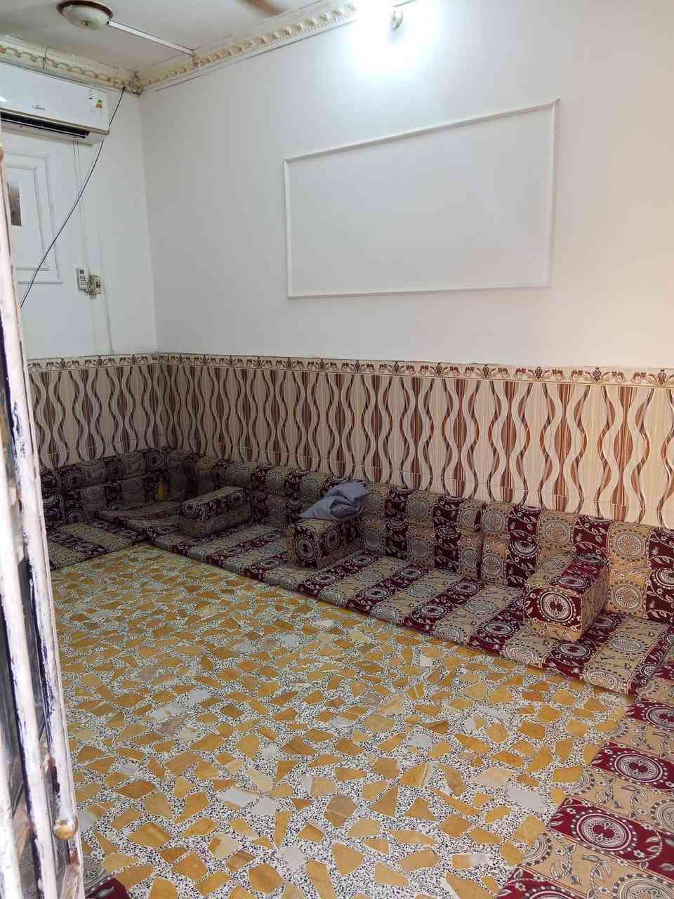 بيت في حي الحسن
غرفتين
صاله 
مطبخ
صحيات
استقبال 
مساحه البيت 150 متر (بناء فرمستون ) مثل مشوف بيت نضيف


**إذا كنت صاحب هذا الإعلان وتريد حذفه لأي سبب، رجاءا أرسل رسالة إلى الدعم الفني**