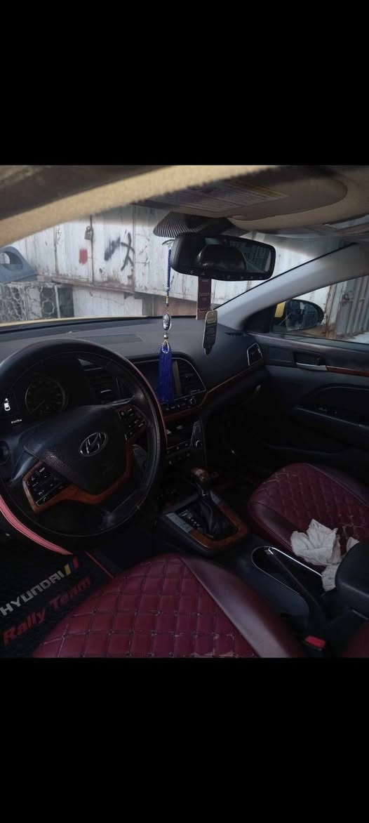 السلام عليكم النترى أمريكي بصمه وفتحه فول واحد على واحد السعر 127 وبيها مجال *********** مكان السياره بغداد
