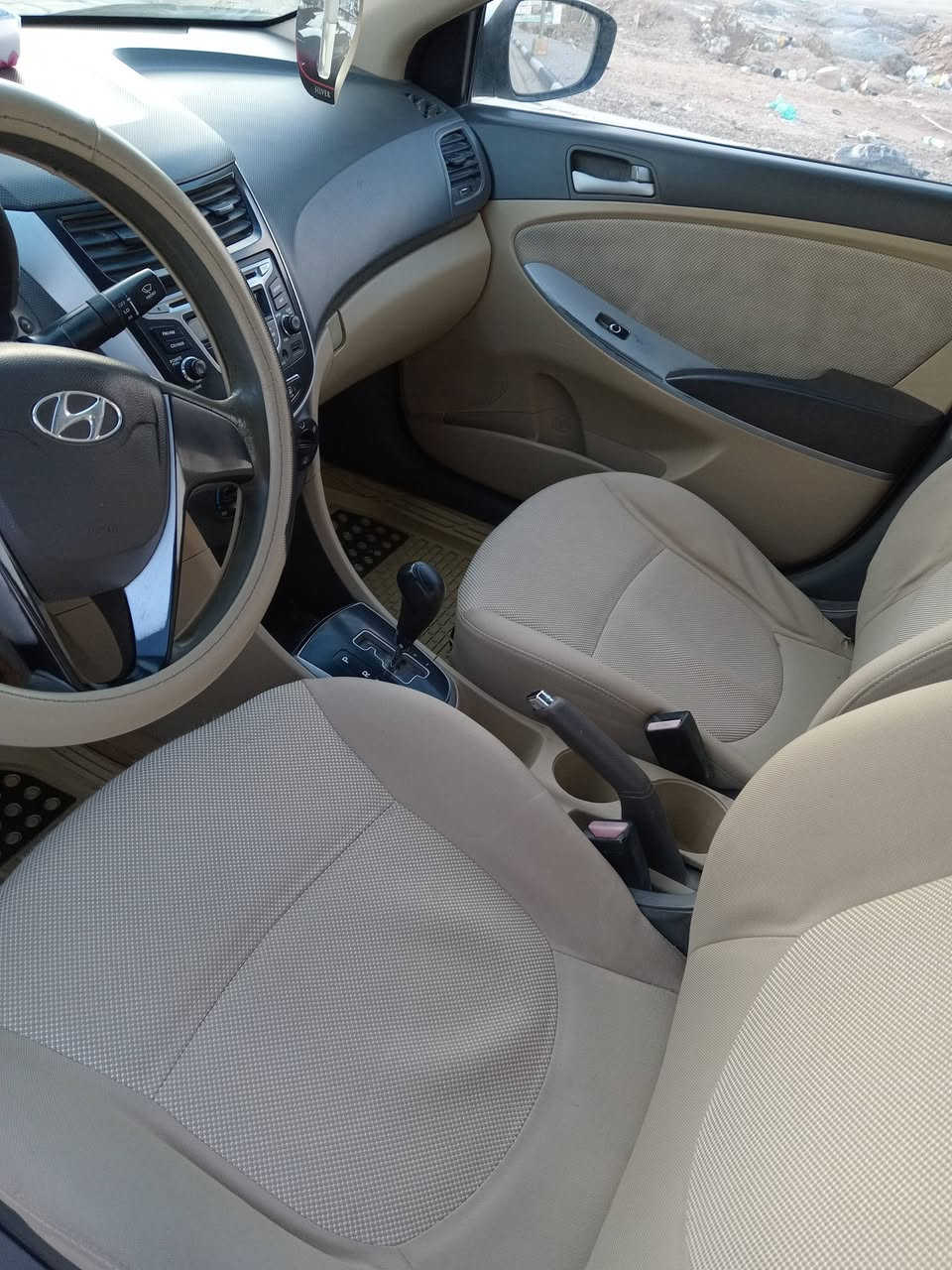 السلام عليكم اكسنت خليجي للبيع موديل 2012 مكينه 1600 قطرتين بسمي سنويه مجدد الكير بي مشكله بسيطه غير متواجد على الفيس إتصال ***********
