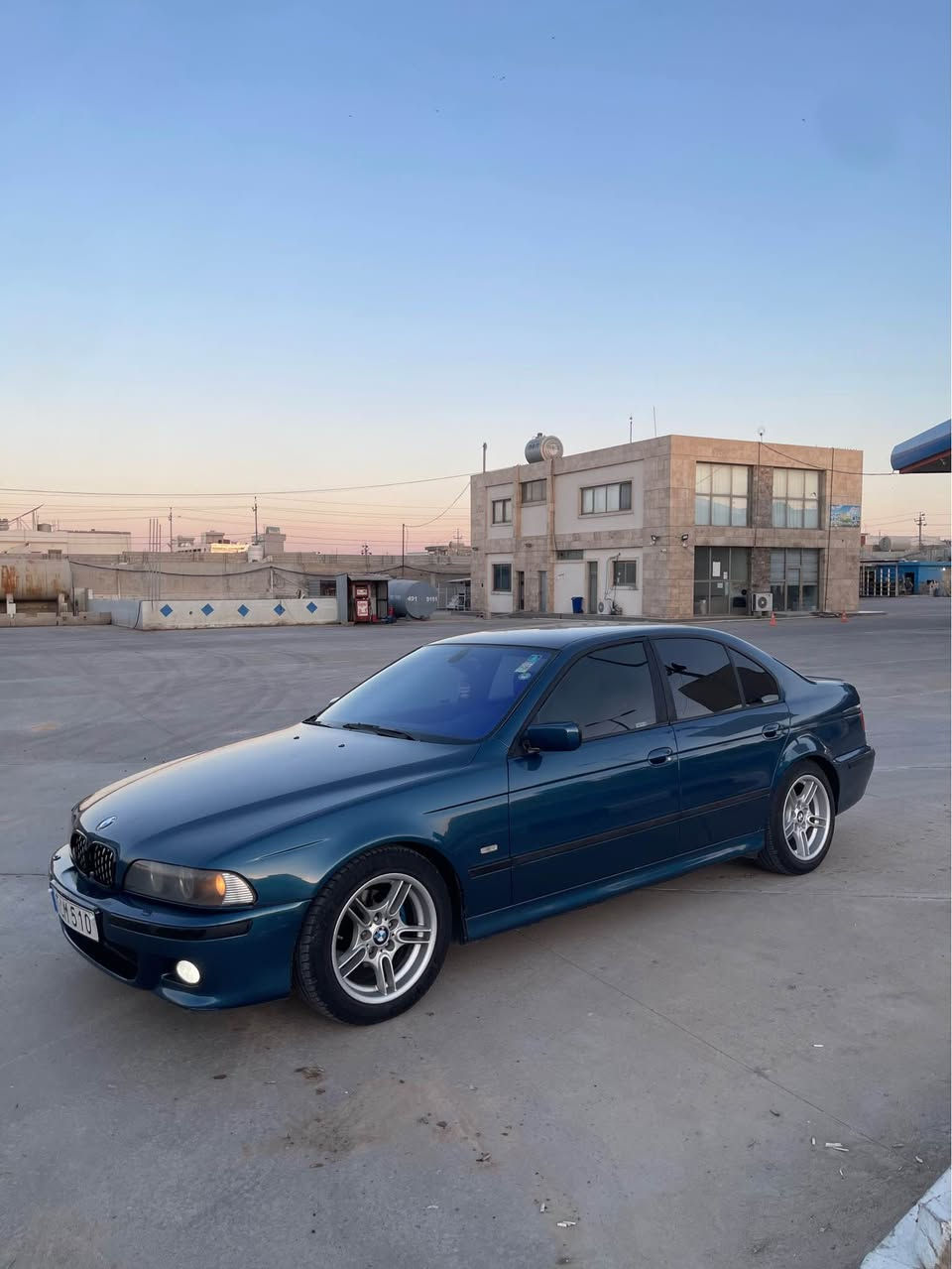 سەرەتا بە ناوی خوای گەورە 
Bmw e39 525 2002 M
مەنەفێست ئەسڵی ٢٠١٩ داخیل بوە هەزەی نوێیە و غرامە بەشەرت نیە 
بی ئێم سەقەر مۆدێل ٢٠٠٢ 
بیلاد ئێم ٥٢٥ دەبڵ دیجیتەڵ 
گێر تۆماتیک و سپۆرت و حادی 
گێر و مەکینە بەشەرت 
تەبرید ساردو گەرم بە شەرت 
کوشین هیتەر و شامۆ و سیاحی 
سوکان ڤۆلیۆم تەحدیل سورعە 
داخییلی کامل ڕەش سەقف 
حیزام سبوخ لۆ جوانی سەقفی بە شەرت
بێ لێدران و دەحم پشت و پێش کەپس 
سەیارەکی توندو تۆڵە بێ مەسروف  
٧٢ وەرەقە مەجالێکی زۆر کەم أربيل, العراق


**إذا كنت صاحب هذا الإعلان وتريد حذفه لأي سبب، رجاءا أرسل رسالة إلى الدعم الفني**
