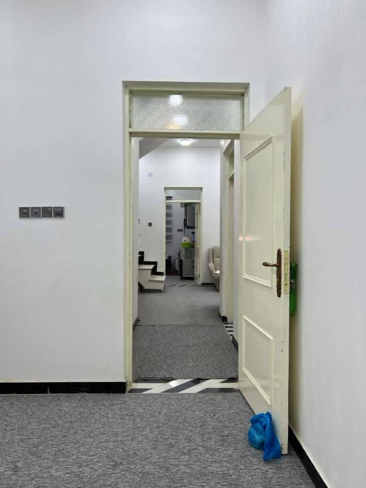 للبيع بيت زراعي قرب جامعه ذي قار
تفاصيل البيت ناصريه قرب جامعة ذي قار  الصخين على الحولي (زراعي)
بناء طابوك +صب كونكريت سقف + رباط ارضي  
غرفه 1 نضام سويت +غرفه 2 نضام منور + صاله + حمامات داخليه + خارجيه+منور + مطبخ + استقبال 
المساحه 150 متر + الجداري كله لوح + الارضي بورسلين بيبان وشبابك تفصال تأسيس ماي مجاري سمارت بيت كلش مرتب ومتعوب علي كافة الخدمات متوفره 
بوري الماي بلباب المدارس مسافة دقيقتين ثاني بيت ع الحولي شارعه مفروش سبيس (البيت بي وصل تطويب)
البيت كامل مكمل
للاستفسار واتساب ***********
