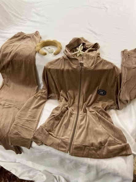 💗 بسم الله توكلنا على الله 💗

(وما توفيق الا بالله عليه توكلت واليه انيب)

💞 يلتقي الذوق الراقي بالفخامة اكتشف أجمل 💞

💖التصاميم وارقى الموديلات يتوفر لدينا 💖

الجمال والاناقه بجامة نسائي 

خامه قديفه وصط 

للحجز او استفسار على الصفح الخاصه 
او واتساب ***********
توصيل جميع المحافظات  العراق
