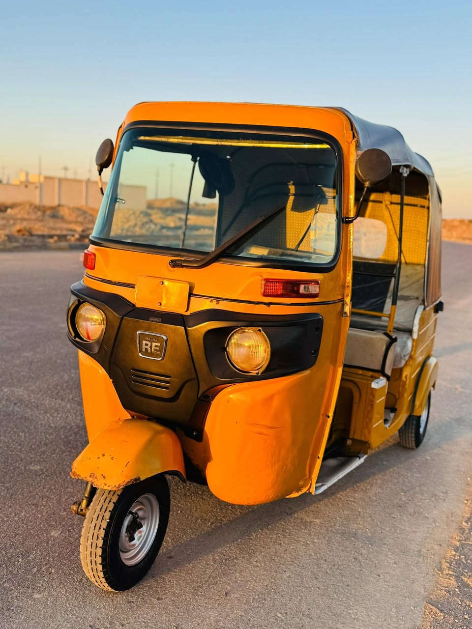 سلام عليكم تكتك عشرين للبيع  شهر سابع وكيله شاكر تكتك وراق مامرقم بيه ضربه بل لغد اليسر والغد ثاني بيه ضربه شبر تقريبن وستوني ذابله گلجات ودبلالت سعر 5000وثمنميه مكاني المجر الكبير فيس ماتواصل هاذ رقمي ***********
