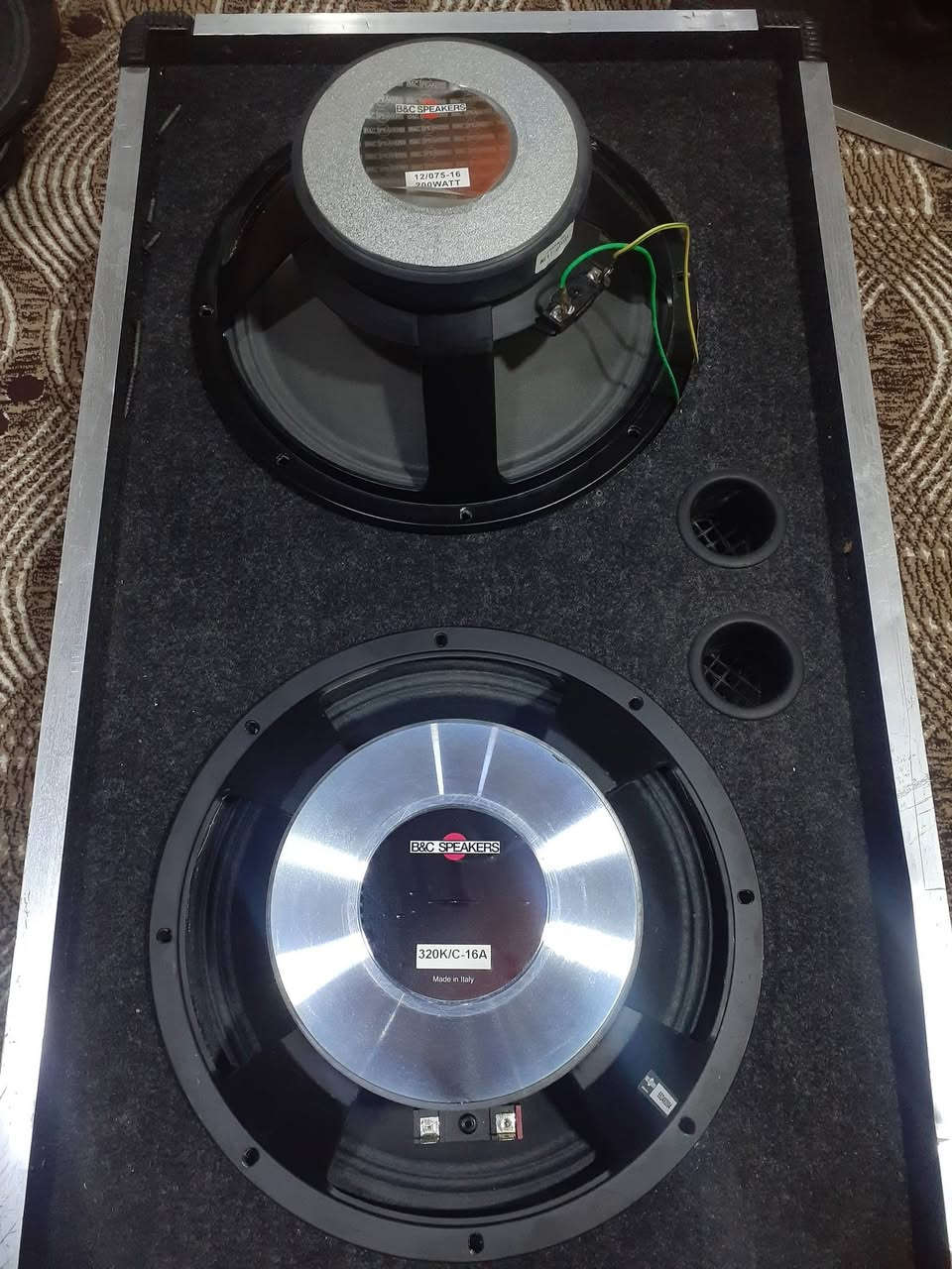 زوج ثنائي  12  انج 
اللبه  بي ان سي 

السعر 300  الف 

***********
