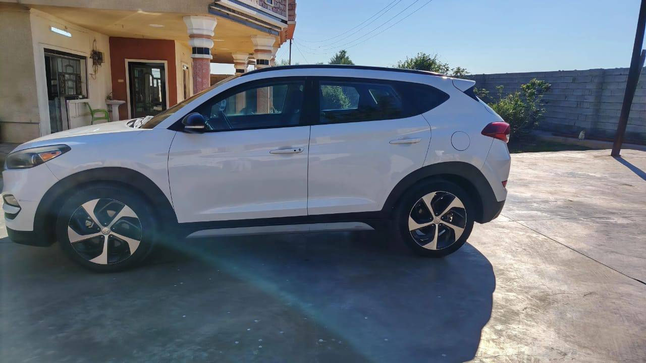 سيارة توسان فول مواصفات وارد كندي محرك  1500تيربو   2017 رقم بغدادالحادث حسب السونار  
السعر 165وبيه مجال للشراي المكان بغداد التاجي ***********
