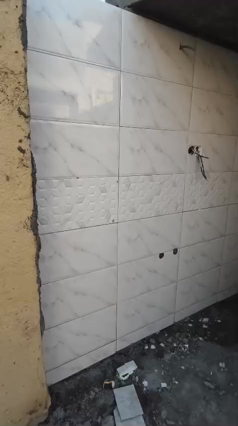 خلفه سراميك جدران ارضي الاواح شغل درجه اولى متفرغ حاليآ شرط استلام المهندس
***********

***********
