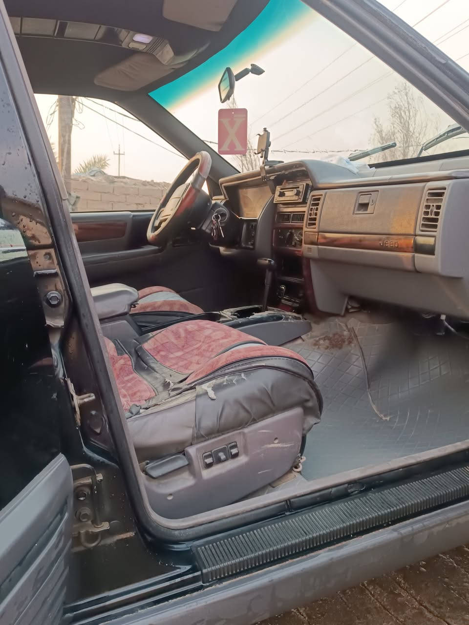 جيب شيروكي مديل1995 مكفوله كفاله عامه 
سعر 50وبيه مجال ذي قار سوق اشيوخ

***********
