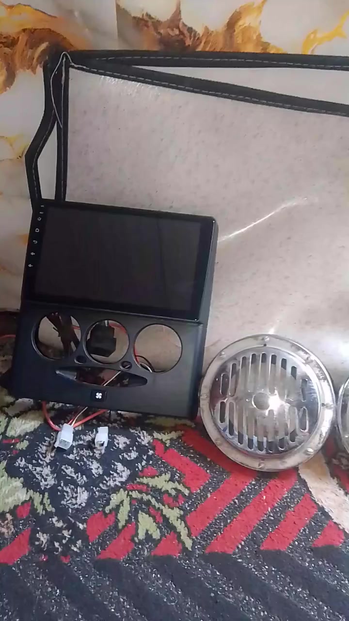 السلام عليكم
هورنات بوش مؤسسه ايراني وشاشه سايبا جديده وسفاري مال سايبا جدد 
كلهن ب250 بيهم مجال بسيط العنوان بغداد الجديده 
الرقم ***********
