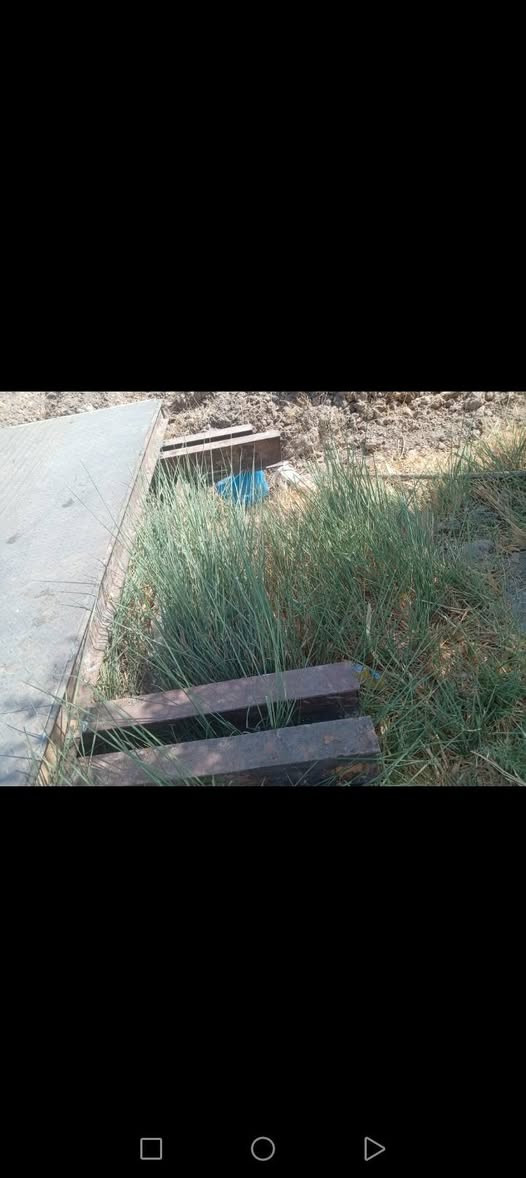 السلام عليكم شاصي طول ٦ أمتار العرظ مترين ونص بليت اظخين الشيلمان ابو استه كل اثنين السعر ٧٠٠ ارقم ***********
