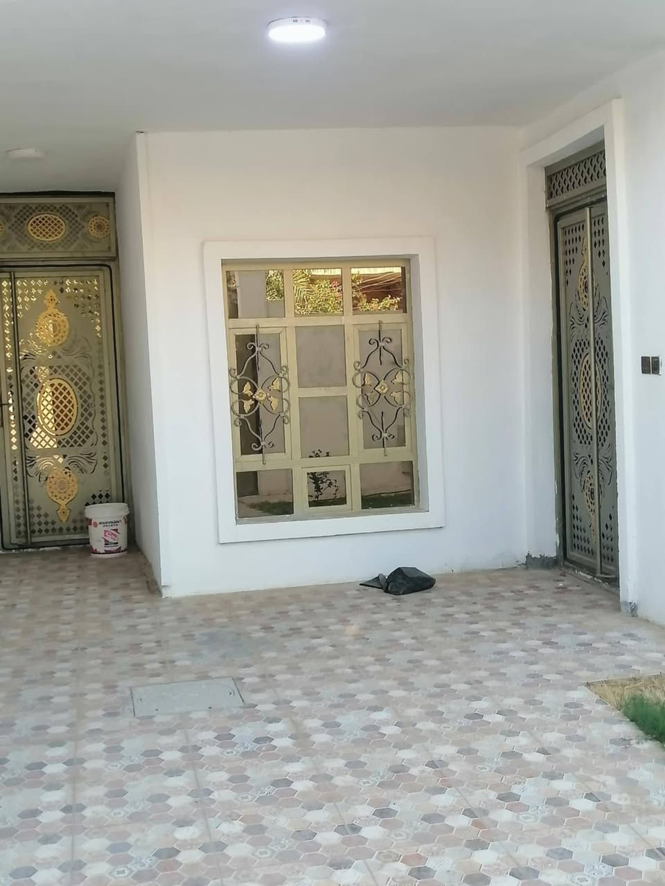 بيت للبيع او مراوس بمساحة أصغر عنوان البيت   القادسية الأولى مساحة ٢٠٠ طابو صرف  الطابق الأول ديوانية صالة غرفة وخدمات
الطابق الثاني ٣ غرف وصالة وخدمات للاستفسار الاتصال ***********
