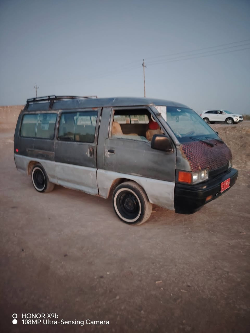 سلام عليكم شباب هونداي ياباني موديل 92مراوس بسمند رقم بغداد احمر السياره خير من الله بيهه كير مكينه كيا او بيع ابيع ملاحضه ماواصل صاحبهه الشرعي*********** هذا رقمي
