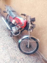 دراجه للبيع اربعه كير موديل ٢٣ أوراق اصولي صار بيه حادث وأريد ابيعه كو...