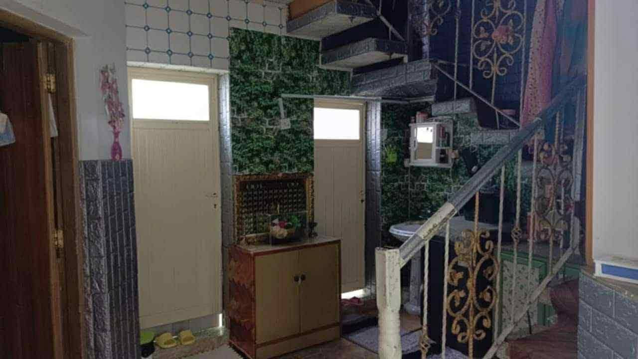 🏠بيت في الناصرية -الحي العسكري  
📐‏مساحته 120 متر شارع 10متر
‏♦️بناء طابقين حديث 
‏📍الطابق الاول غرفه وصاله واستقبال ومطبخ وكراج وصحيات داخليه وخارجيه 
‏📍الطابق الثاني غرفتين وصاله وصحيات 
💰السعر 185 مع المجال

ملاحظه: تم تخفيض السعر القديم 230 السعر جديد 185 وبي مجال بيع مستعجل 

للتواصل 📱 ***********
‏
