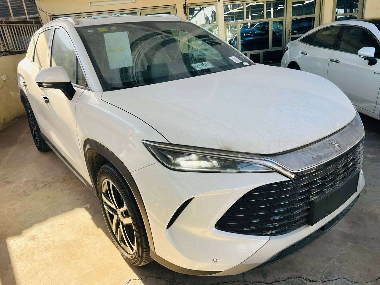 🎁ا   BYD Song L موديل 2025 🔋🎄
سيارة تجمع بين الفخامة، الأداء، والتكنولوجيا المتطورة 

✨ أهم المواصفات: 
محرك هايبرد 1500 سي سي بقوة عالية واقتصادية بالاستهلاك ⚙️
نظام DM-i الذكي من BYD لتوفير الوقود وأداء سلس بين البنزين والكهرباء ⚡
شاشة وسطية ضخمة مع نظام ذكي متكامل 🎛️
نظام الركن الذاتي ✨
كاميرات 360° مع حساسات أمامية وخلفية 🔁
إضاءة LED أمامية وخلفية بتصميم عصري ممتد 💡
مقاعد جلد فاخرة 🔥
فتحة بانورامية 🌤️
نظام دخول وتشغيل بدون مفتاح 🚪
تصميم خلفي مميز يحمل هوية BYD الجديدة ✨
سيارة تلبي كل التوقعات من حيث الأداء، الرفاهية، والتكنولوجيا الحديثة 💪

💰 السعر  عند الاتصال 
***********
***********
