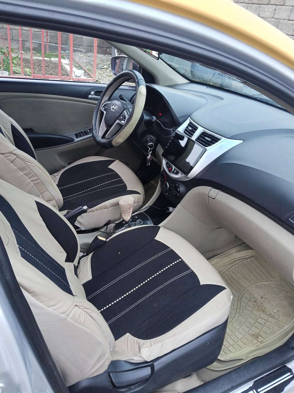 اكسنت موديل 2015 رقم بغداد دولي سياره كلين بلا ضرر  وبلا صبغ كير سفتي  مكينه 14 شرط السعر 92 وبيها مجال 
اني الشرعي ***********كورك***********اسيا
مامتواجد عل فيس
