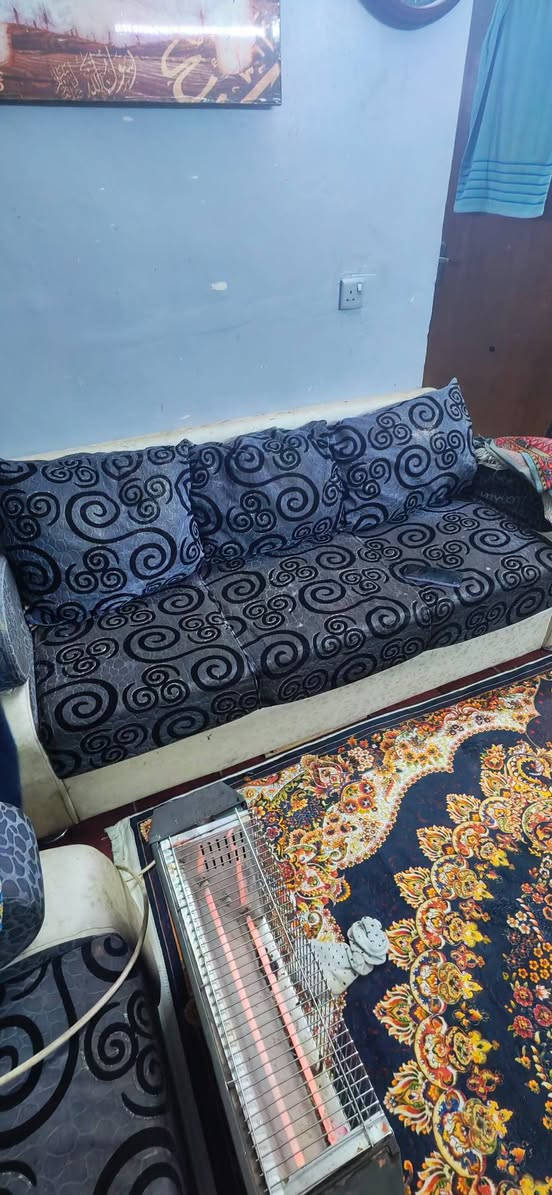 تخمين ونص للبيع قيم واخذ المكان الزعفرانية ***********
ابيع تخم واحد عادي الجوزي وحد والازرق وحد
