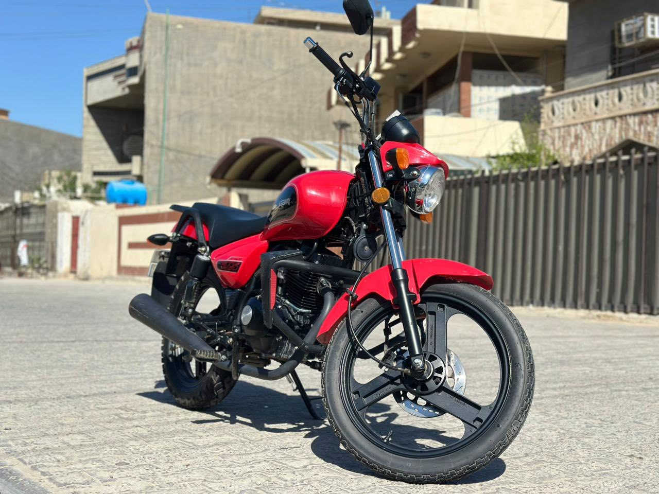 سلام عليكم دراجه للبيع كي وي من نوع سي لايت دراجه جديده كلش موديل ٢٤ السعر 2250 وبيها مجال للطيبين 
مكان بغداد المحموديه للاتصال ‭٠٧٧١ ٠٧٠ ١٤٤١‬
