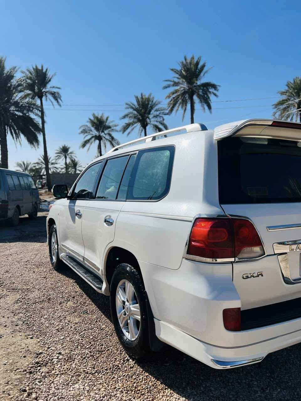 السلام عليكم ورحمة الله وبركاته

للبيع – تويوتا لاندكروزر GXR
📌 موديل: 2009 
📌الرقم بغداد   السيارة باسمي شخصياً

🔧 المواصفات:
 • المحرك: V6
 • الكير: أوتوماتك
 • الدفع: رباعي 4WD
 • بصمة تشغيل
 • ثلاجة
 • تبريد قطعتين
 • شاشة
 • كاميرا
 • مانع انزلاق
 • إشارات بالمرايا
 • بدون فتحة

 
 🔸 السيارة كلش نظيفة وما بيها أي نقص 
 🔸خالية من العيوب
 
 🔸 مكفولة من الضربة والصبغ 

#المكان بابل _ الحله 
 
📞 للاستفسار:
***********
***********
