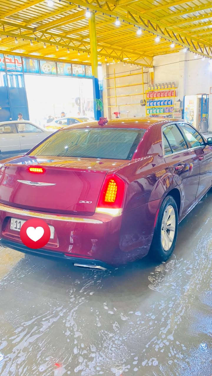 السلام عليكم
اوباما لون كرزي
اصل 17  معلاية 23 
السيارة جاهزة من كير ومكية وحدادية وتخم تاير ورقم بغداد إنكليزي 
حادث جاملغ امامي وخلفي جهة السايق صور الحادث في المنشور 
بدون ارباك بدون دواخل 
المكان كربلاء 
رقم التلفون ***********
