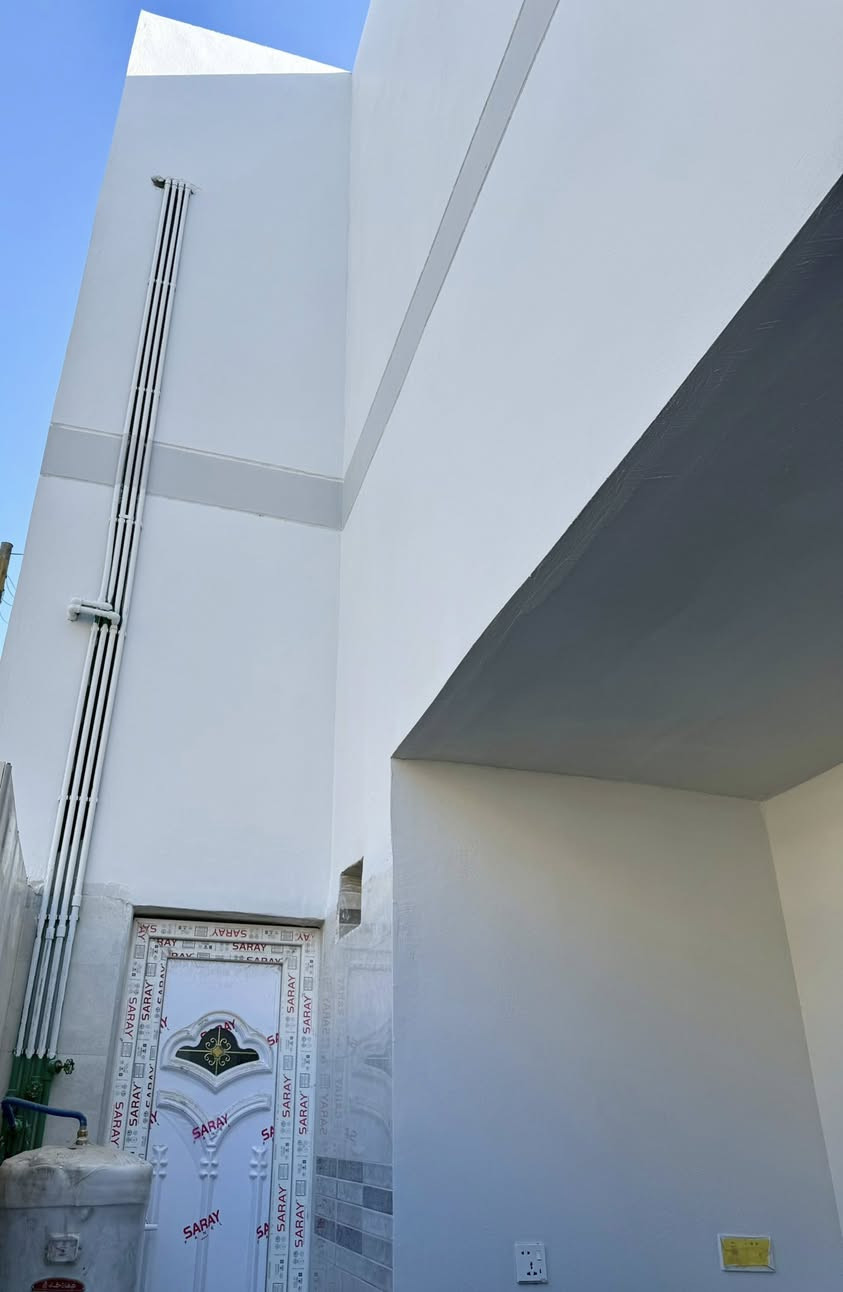 مستعدون لكافة الديكورات الخارجه والداخليه وعمل الفوم الخارجي وطلس الجبس والأصباغ ***********
***********
