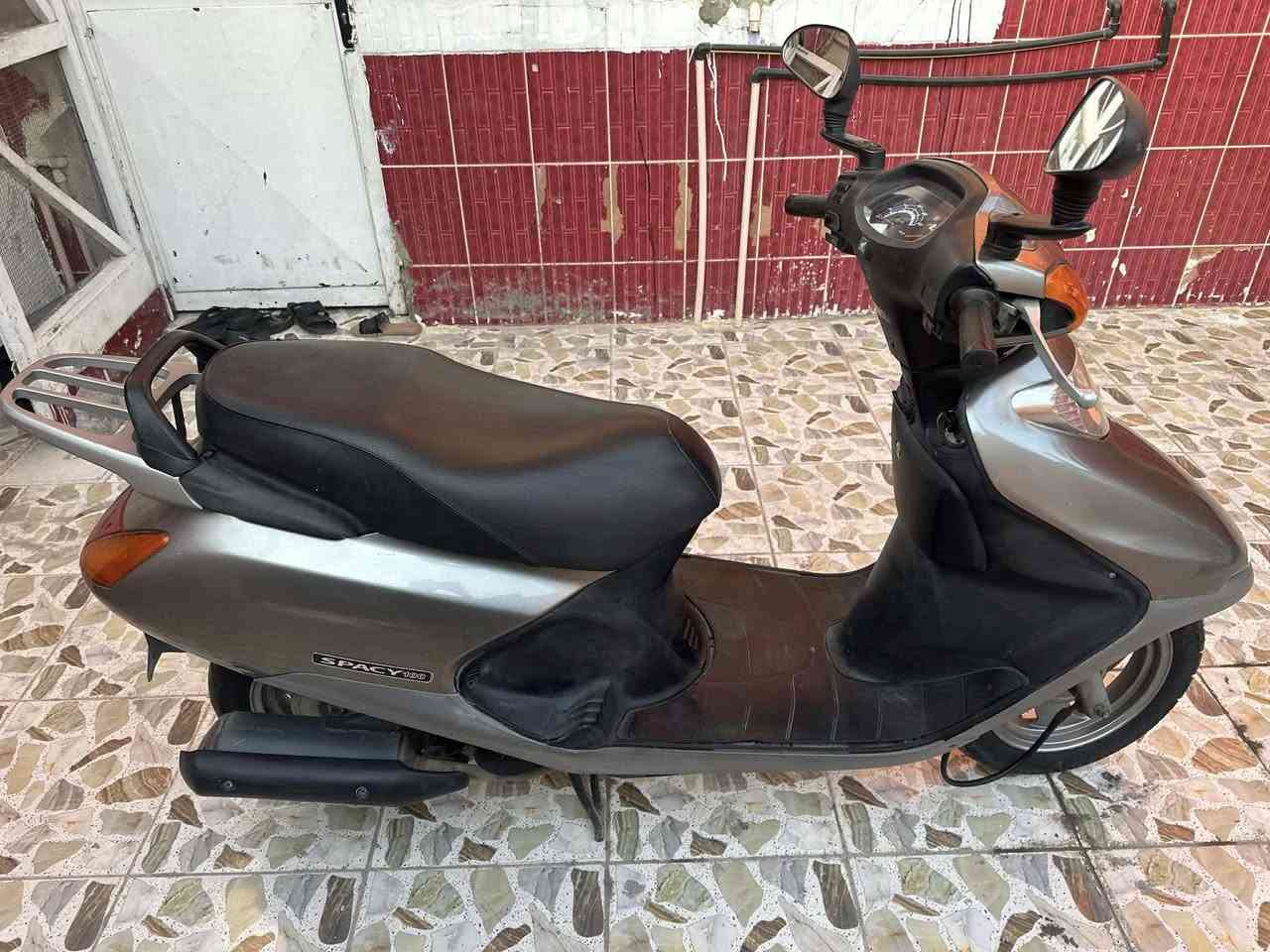 السلام عليكم
دراجة سبيسي للبيع ياباني اخت الرمبة مكفوله برغي ممفتوح بيه جديده للاتصال *********** ممتواجد ع الخاص اتصل ع الرقم
