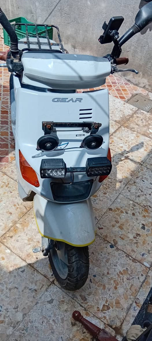 دراجه بيكم للبيع كهربائيات كله شغاله كلشي ابلادي بيه تخم تاير 
جفتته بستم او بوش جدد بس بيه شغله وحده تعبتني تختنك ومااعرف علته شنو كله جديد بدلت اله بالقران الكريم  وفيتره ماكو بالعزيزيه يمنه للبيع سعره ٣٥٠ الف فيس قليل متواجد 
*********** مكان واسط عزيزيه
