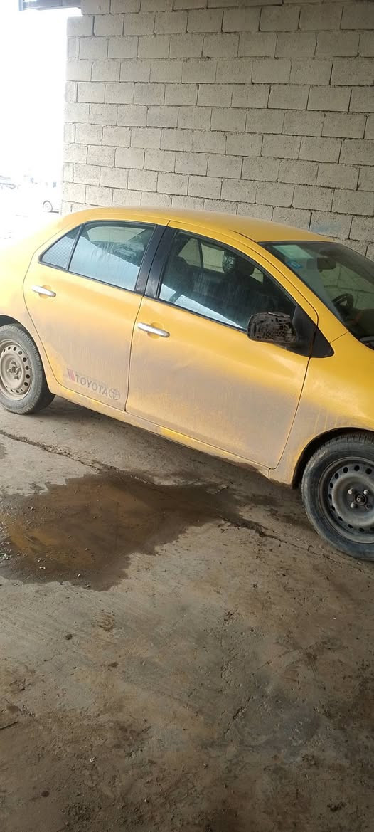 يارس تويتةاوتو موديل 2009بسمي تبريد مو شغال بچم بدون دواخل بطاقة  بانزين بيها محرك گير شرط هيئه غرامات مصفره السعر 78 ورقه وبيها مجال الرقم ***********
