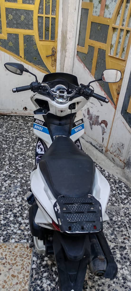 سلام عليكم بس سي اكس جيل ثاني ياباني مكينه فول لبيع سعرمليون وميه بغداد مدينه الصدر ***********
