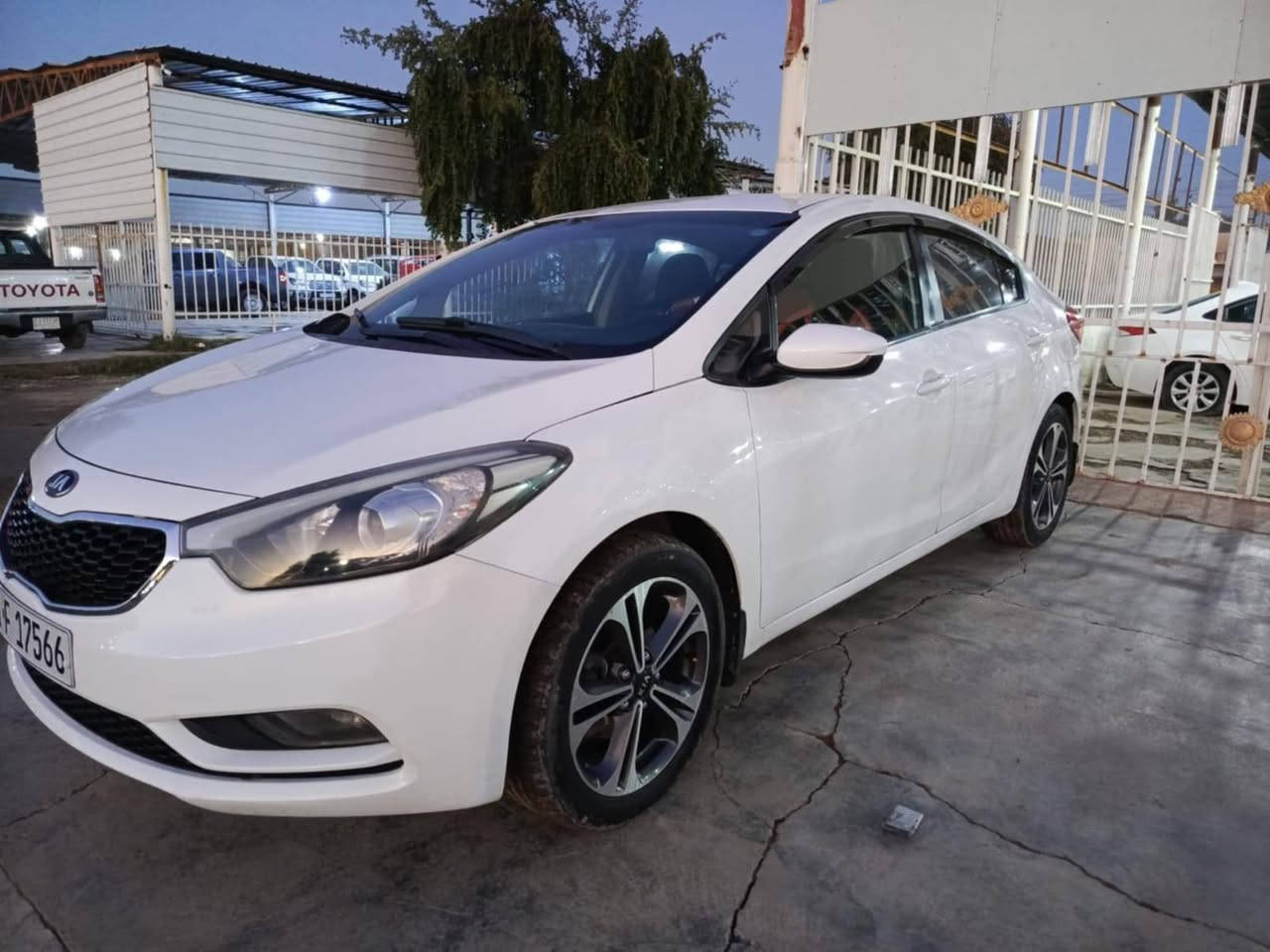 سلام عليكم سيراتو 2013 شكل ال14 الصبغ نص جاملغ خلفي والباب يعني قطعه ونص فقط رقم سليمانيه دولي لل30
محرك1600 دوش لافتح ولاتبخير ولاتنقيص
تحكم ستيرن جهتين
سبايدر بلادي
شاشه كامره
ماشيه 190
ويل١٧ بلادي
مكان السياره (سامراء) 
السعر $117وبيه مجال
الشراي يتصل ***********
