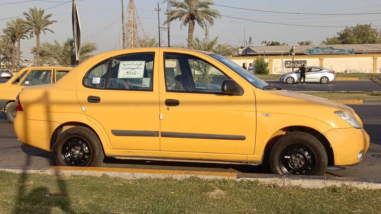 السلام عليكم سياره طيبه للبيع موديل 16 السياره باسمي لا ضربه لا صبر بس هاي الضربه بالباب السعر 46 ورقه بيع  مجال الشراي بغداد الجديده هذا رقمي ***********
