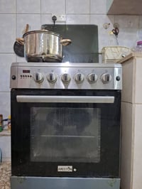 أغراض مستخدمه للبيع الثلاجه 100 فرن25 كازنتر 100 طباخ100 المكان الأعظم...