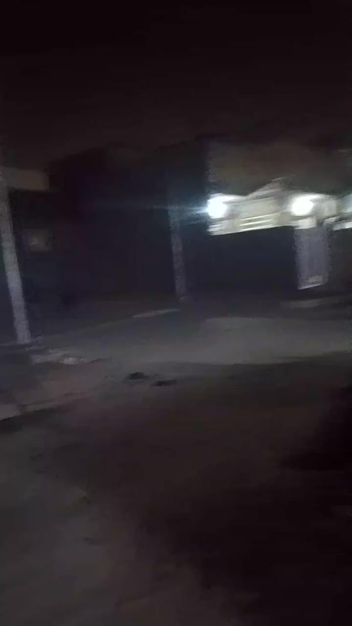 مشتمل للأجار 100 متر ركن ارضي كافه الخدمات من تبليط ومجاري وماء وكهرباء مشتمل جديد غير مسكون هسا طالعين منه الخلفات المشتمل مكون من كيزر وماطور ماء وتانكي ومنطقه هادئه كولش وجيران مينسمعلهم صوت ماشاء الله كولشي جديد وخدمات فول لفول مكان المشتمل لأربع شوارع فرع مخبز المجتبى تفوت بي سابع فرع على ايدك اليسره اجاره 350 بدون دلال  هاذا رقمي ***********
