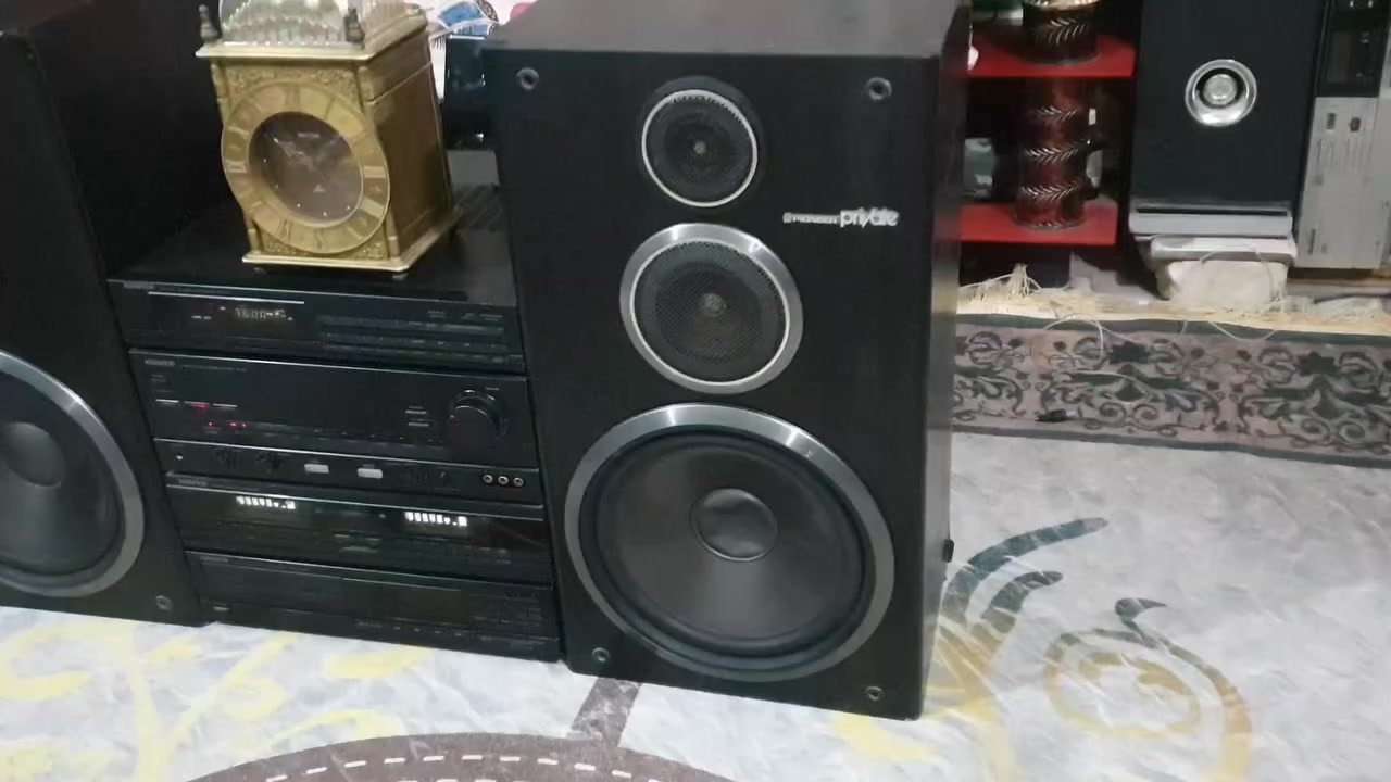 سستم كنوود ١١٠ فولت مع سماعات بايونير  مع محولة  موضح بالفديو والصور  السعر ١٤٥ الف الحلة مهندسين الاتصال على الخاص او موبايل  *********** يوجد توصيل
