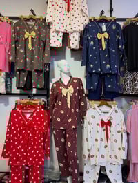 عالاستوري • تراكات راقية • توصيل متوفر