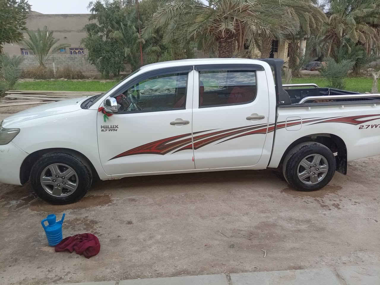 السلام عليكم 
البيع بيكم هايلوكس 2014 
وشاصي 19وحداديه وتخم تايرات وتبريد ومكينه كله وضع شركه 
الاستفسار الانتصال ***********
***********
