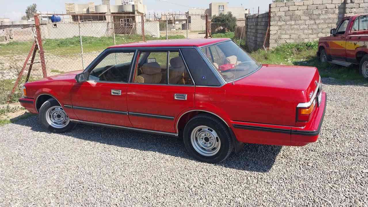 سلام عليكم       السعر 70 ورقه
سوبر موديل 1984
وضع بلادي الشركه 
السياره بدون ضرر او تبديل  او خياسات 
بدون صبغ وبدون تقحيل 
فقط مكانين اصغار صبغ على كد شبر  او اكثر
دواخلها كلها على البلاد 
محرك كير شرط بلادي 
كهربائياتها كلها شغاله 
صدر امامي خلفي جديد 
هزه سنويه جديد بسمي 
عنوان موصل برطله 
رقم للهاتف ***********
***********
