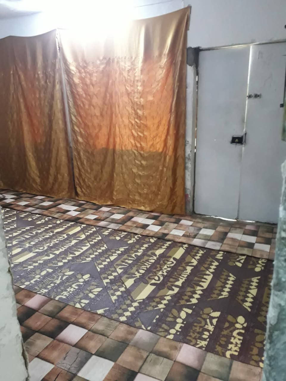 عنوان شارع المعمل دور الباتا قرب البيطره ثاني فرع عن البيطره المساحه 108متر مربع عرض الشارع عشره متر طابو صرف بناء حكومي غرفتين وصاله ومطبخ وصحيات وفوك شقه معزوله درجها للشارع  غرفه وصاله ومطبخ وصحيات


**إذا كنت صاحب هذا الإعلان وتريد حذفه لأي سبب، رجاءا أرسل رسالة إلى الدعم الفني**