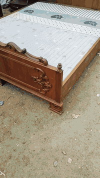 غرفه صاج داخل وخارج قديم نقش كلش نضيفه خمس ابواب عارضه ب600 الاتصال على الرقم ***********
