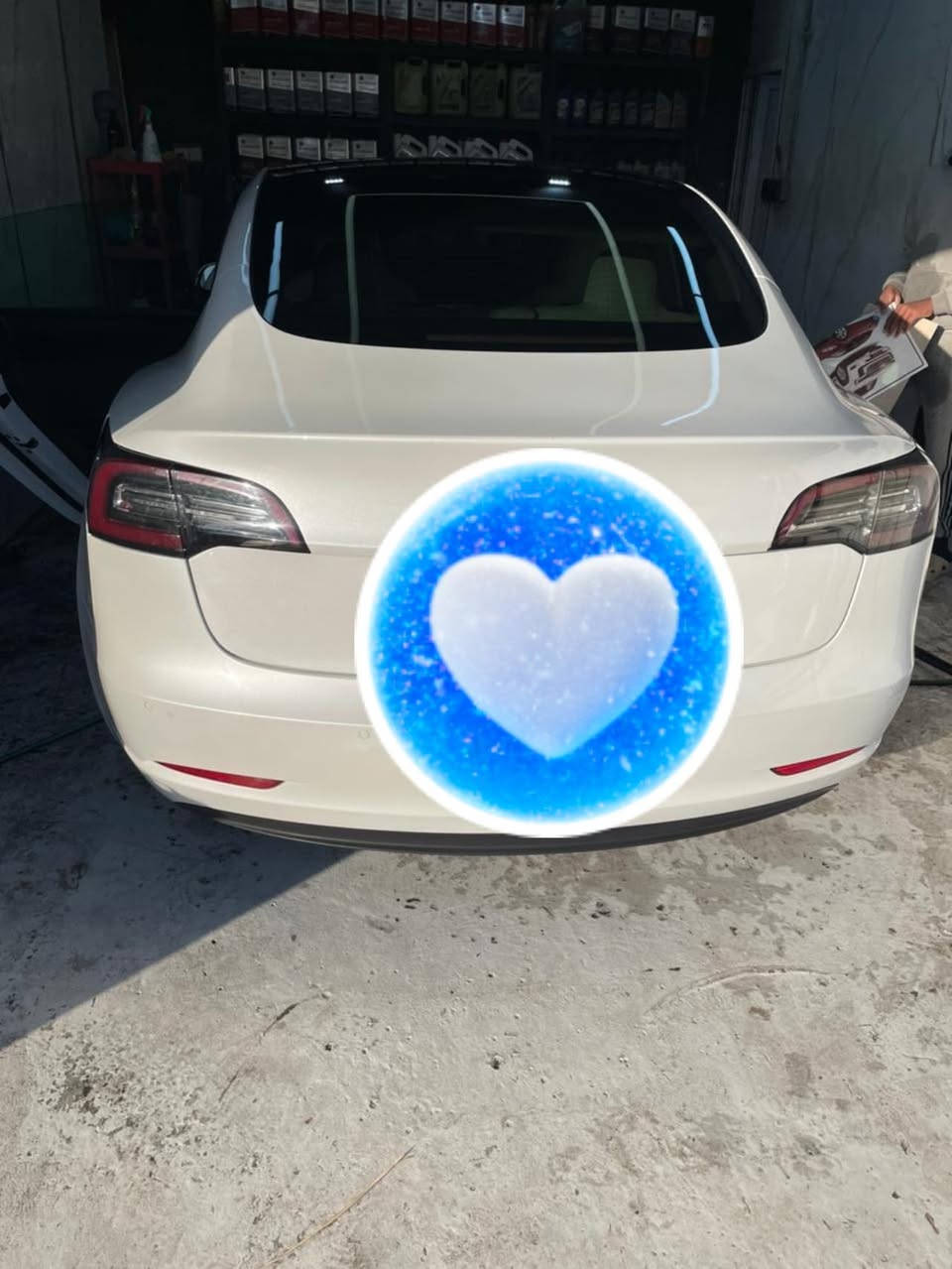 سلام عليكم اخوان  تيسله البيع موديل ٢٢. ماشيه ٧٧  ميل. كيلو ما اعرف  السياره بيه بس بيهه صبغ بس  الجنطه مو كله بس اليم الرقم  السعر   ١٧٥ ورقه الستفسار ***********
