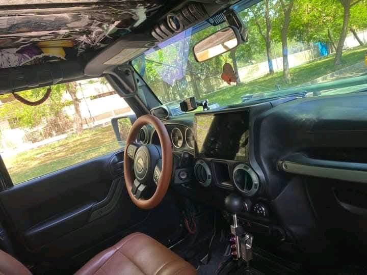 السلام عليكم 
للمراوس شعندك نزل حسب قناعه 

ارخص رانكلر 11 بهل تزويد الله يشاهد صايره علينه فوك 220 -سعره 135 وبلخير ع ياخذه 

الوحش الامريكي Jeeb Wrangler جيب رانكلر 2011 فئة سبورت اربعينيه دفع رباعي 4x4 

وارد امريكي ضرره جاملغ امامي فقط بدون دواخل

سقف كاربون قابل للفتح 

رقم ديالى شرط تحويل 

ماشيه 110 الف فقط حقيقي

محرك كير ولوكير صدر تبريد كله كامله 

سياره مغلفه قديفه شامو تغليف موصبغ وكشره كلش نضيف وبلادي وعندي صور قبل تغليف شرط زلغ مابيه ع وضع الشركه بدون صبغ 

داخل جلد لون قرميدي 🤎

   تعديلات  ⚡

صالنصات بوابات تفريغ نار 🔥 وصوت رياضي🌪 مشتغله يم كراج كاربون 

مرفعه ٢.٥ انج 
بنيد ابو فتحات 
دبلات و لويات اودمان 
حامل سبر خلفي تي ماكس 
دعاميه بويزن سبايدر 
شوته اوف رود تي ماكس 
دوس جنبيه اميركنستار 
لد بار 
بلوجكترات عدد ٢٤ 
بوكسفيوز و كنترول خاص بالبلوجكترات 
ونج سحب 
مظله جانبيه 
صندوق خزن بوكس 
شاشه اندرويد كامره خلفيه
وبعد بيه هواي تعديلات وماعده اضافات داخليه والخارحيه هواي اضافات 
-----
 سبير والدعاميه موجودات وسياره جان عليه تاير جبلي بس هسه شديتله هذا تاير الياخذه يشدله جبلي او يعوف هذا بعد يم مشتري ويردله ترتيبات بسيطه فقط 
مكان سياره الاعطيفيه 
الاستفسار اتصال ع رقم *********** سيد علي او واتساب *********** 